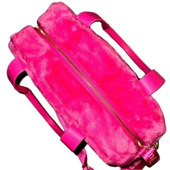 Juicy Couture Los Angeles NWT Juicy Hot Pink Faux Fur Weekend Travel Bag (P064) - Picture 10 of 12